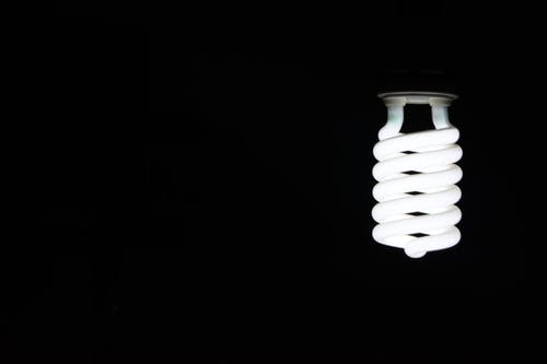 Za svoj dom izberite LED stropne svetilke