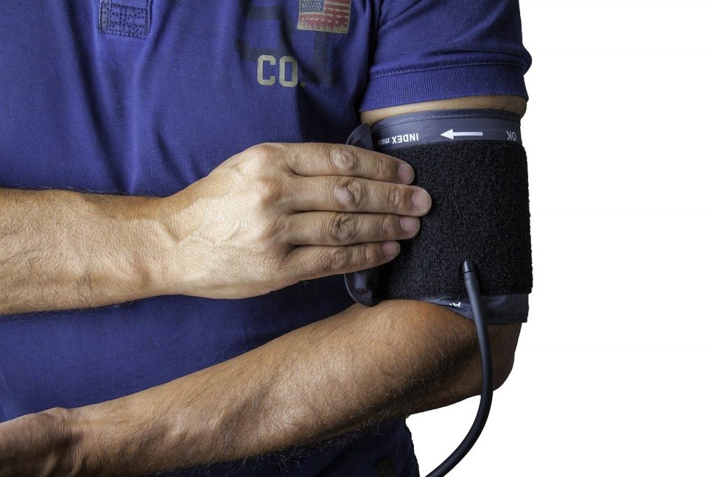 Merilnik krvnenga tlaka za domačo uporabo 
